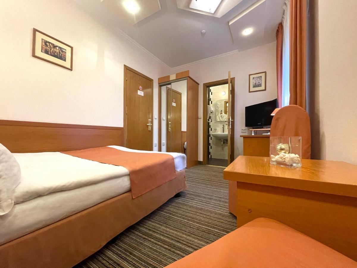 Economy Room In Hotel Eney Lviv Luaran gambar