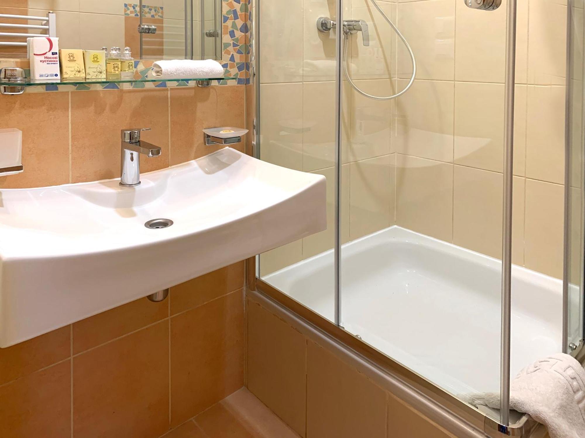 Economy Room In Hotel Eney Lviv Bilik gambar