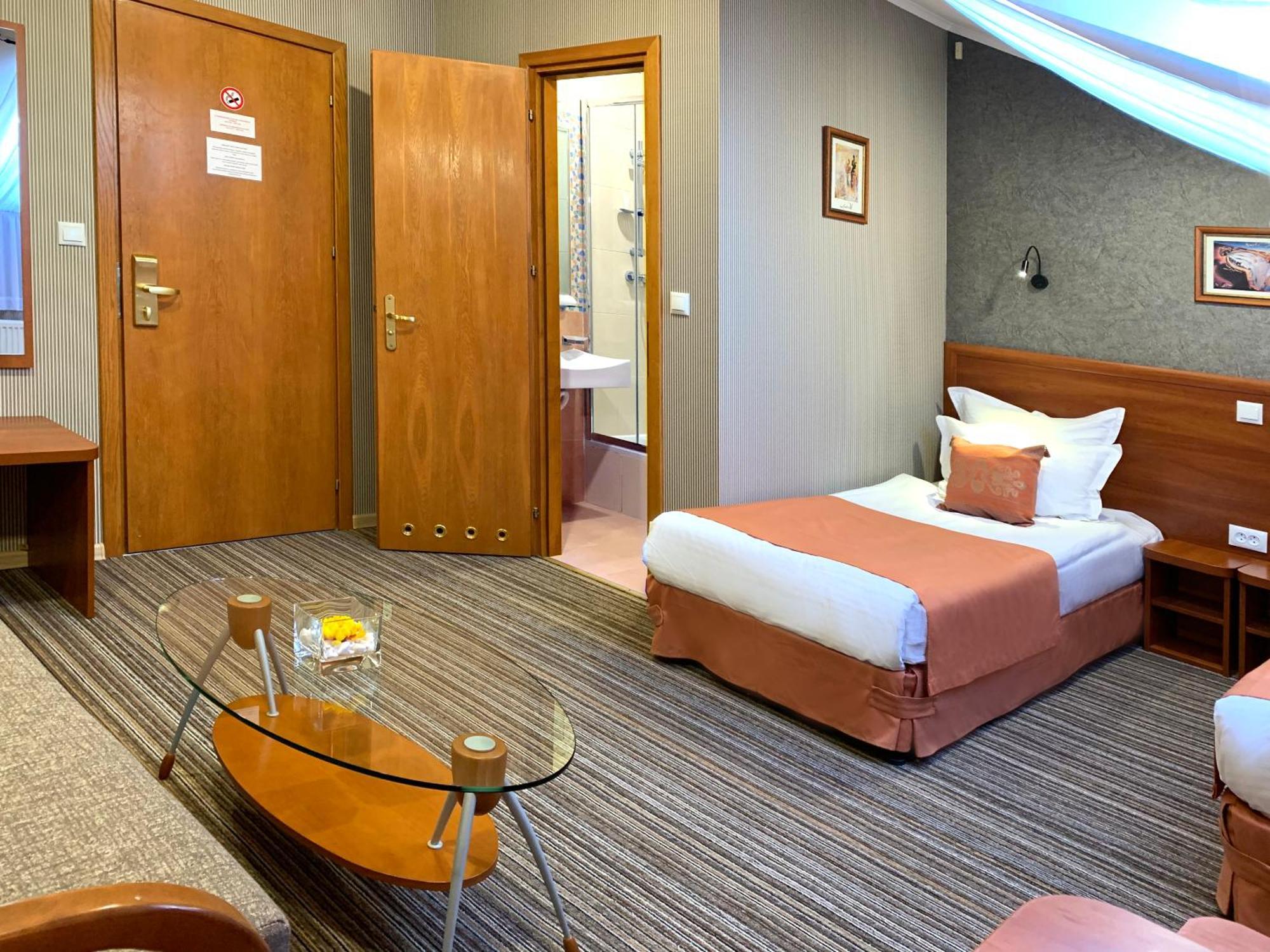 Economy Room In Hotel Eney Lviv Bilik gambar