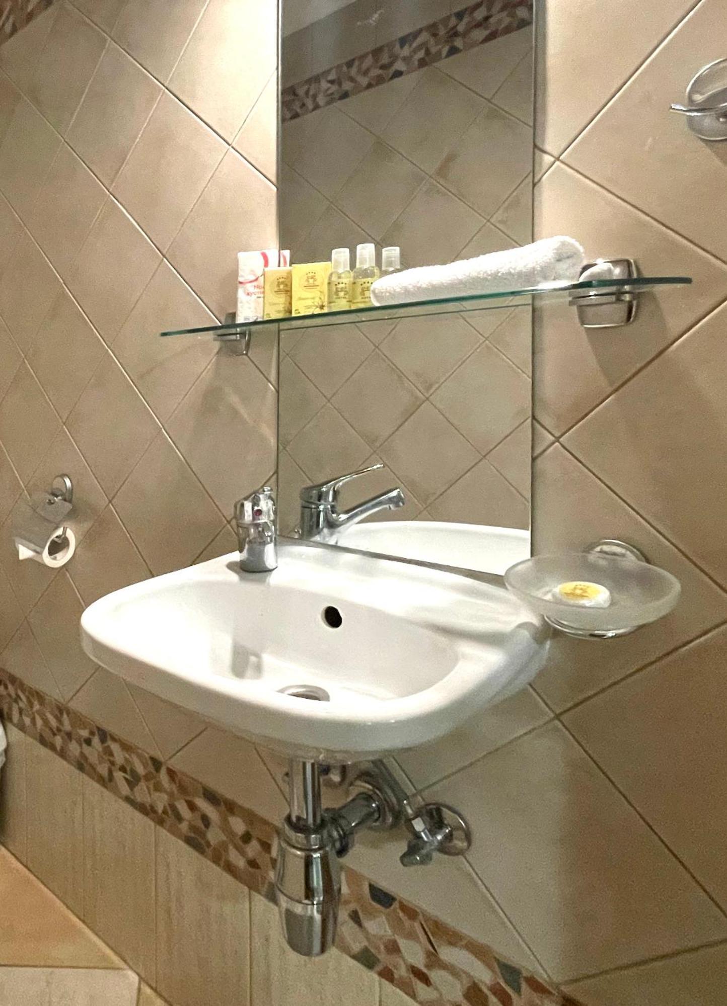 Economy Room In Hotel Eney Lviv Bilik gambar